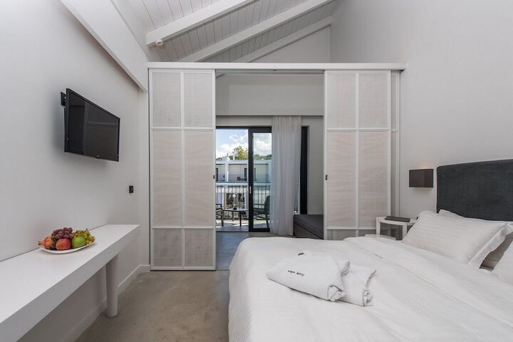 Room 3 of 50