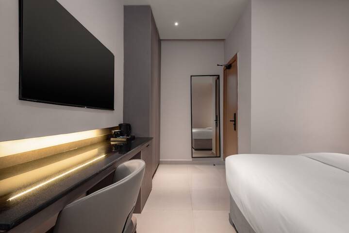 Room 3 of 36