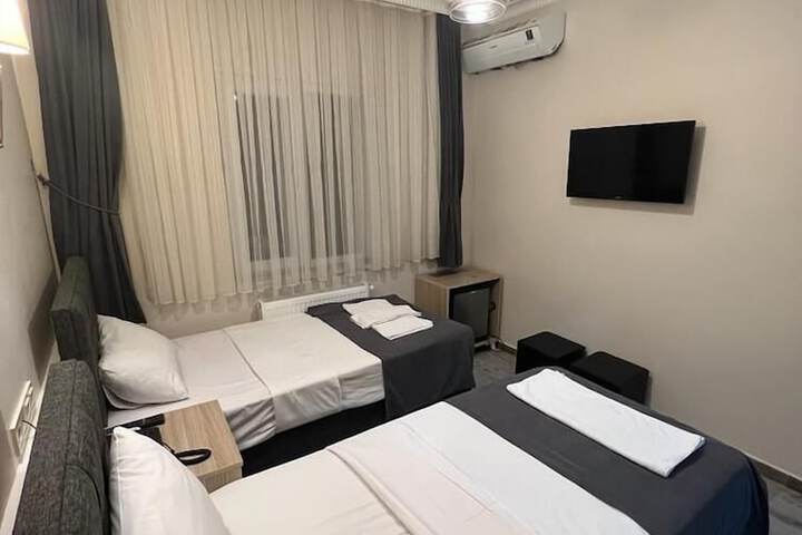 Room 4 of 20