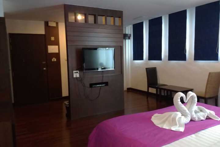 Room 27 of 51