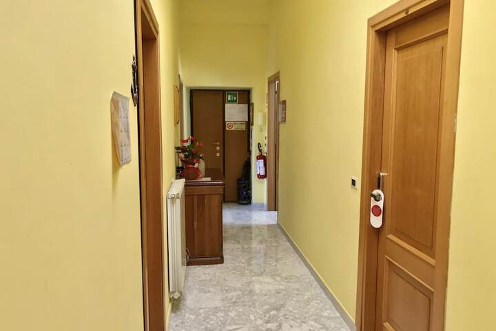 Ballroom/Hall 50 of 52