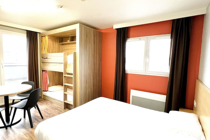 Room 10 of 55