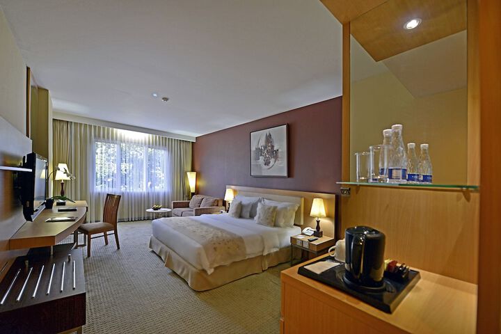 Room 12 of 35
