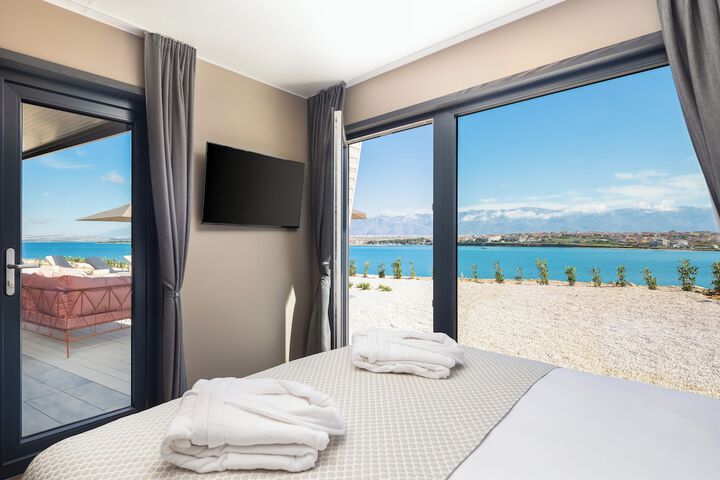 Room 14 of 222