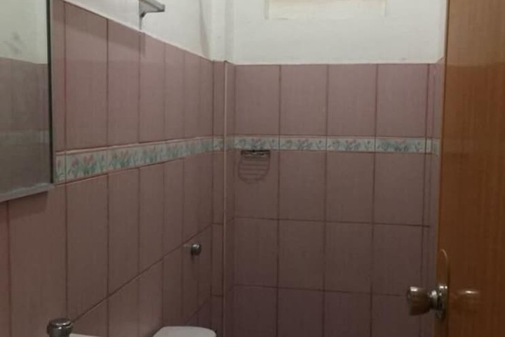 Room 16 of 24