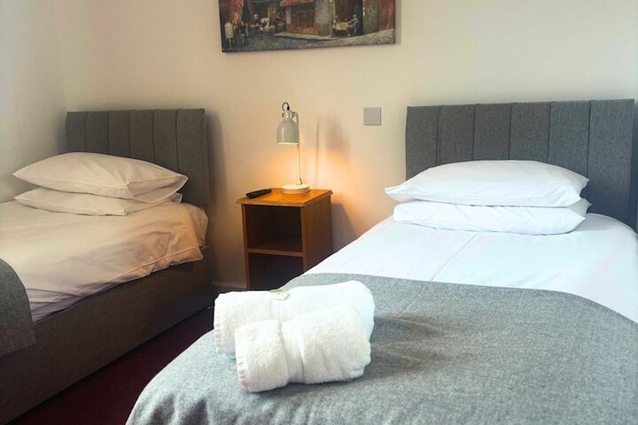 Room 6 of 6