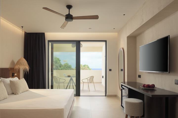 Room 57 of 195
