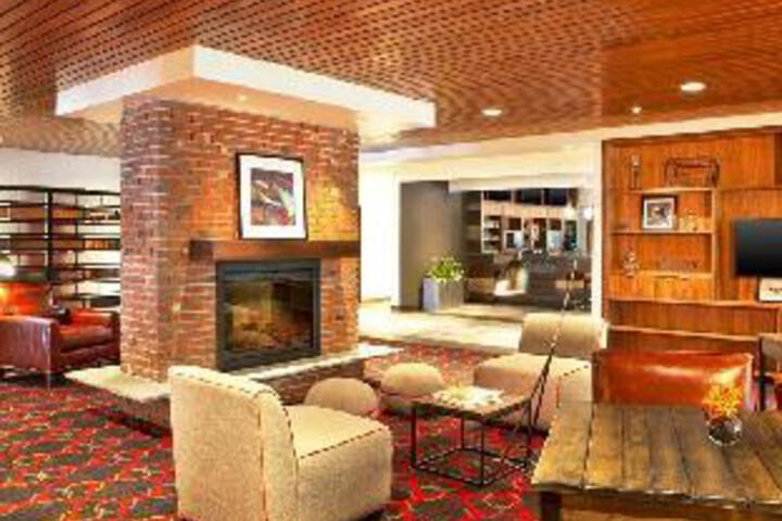 Hotel Suite Photo