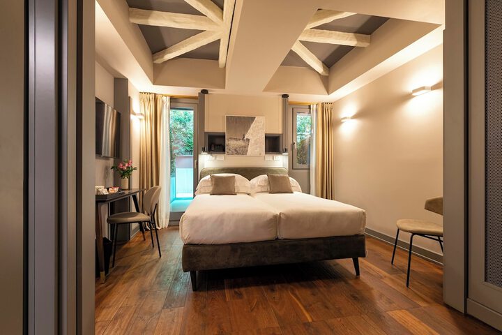 Room 15 of 39