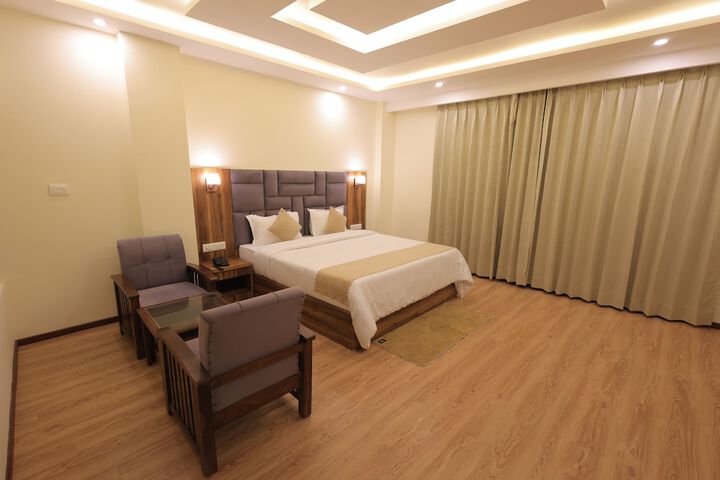 Room 13 of 17