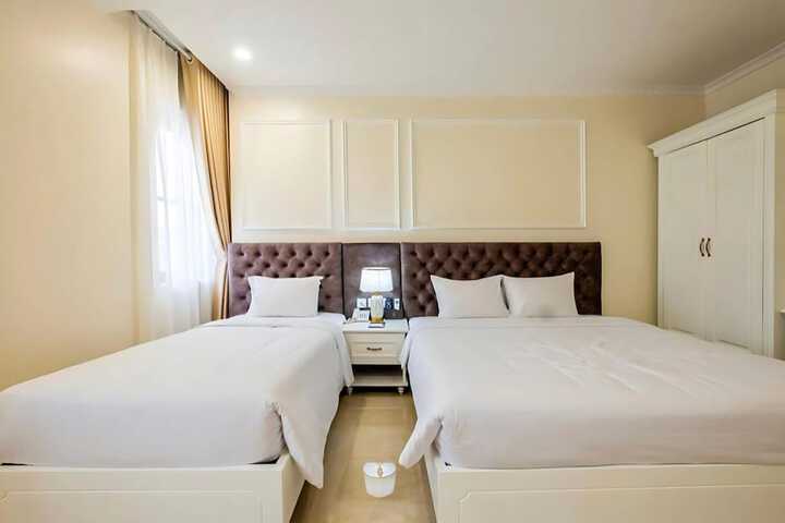 Room 12 of 39