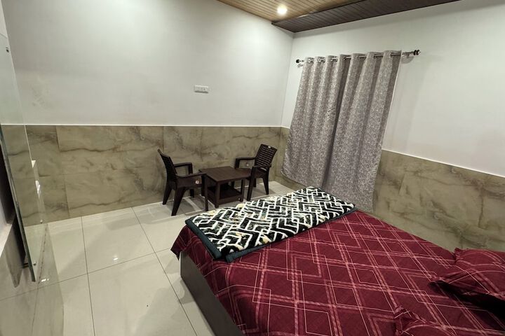 Room 9 of 30