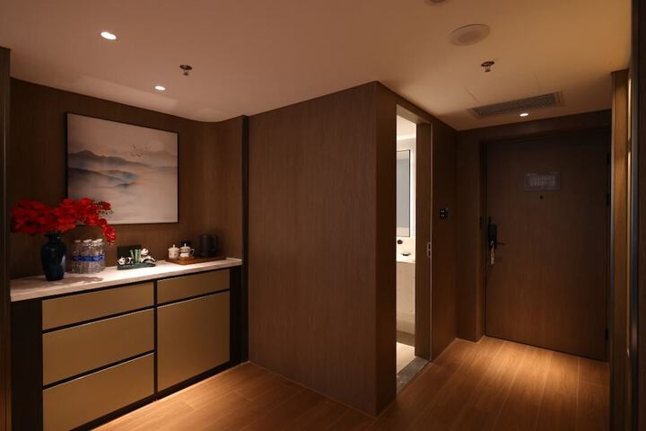 Room 11 of 62