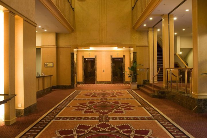 Ballroom/Hall 23 of 25