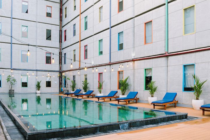 Pools & Facilities