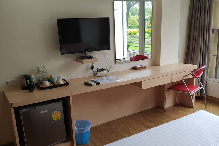 Room 35 of 42