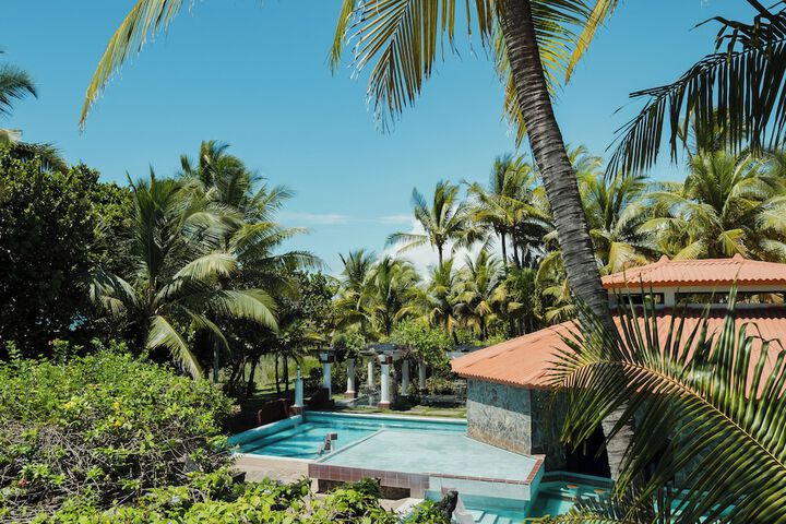 Pool Hotel