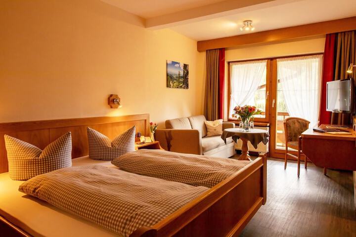 Room 3 of 25