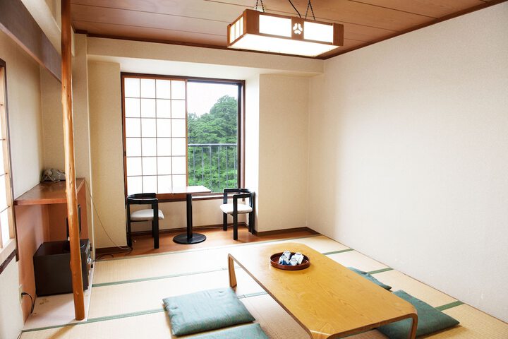 Room 3 of 40