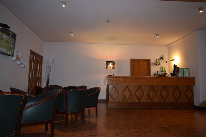 Lounge 39 of 61