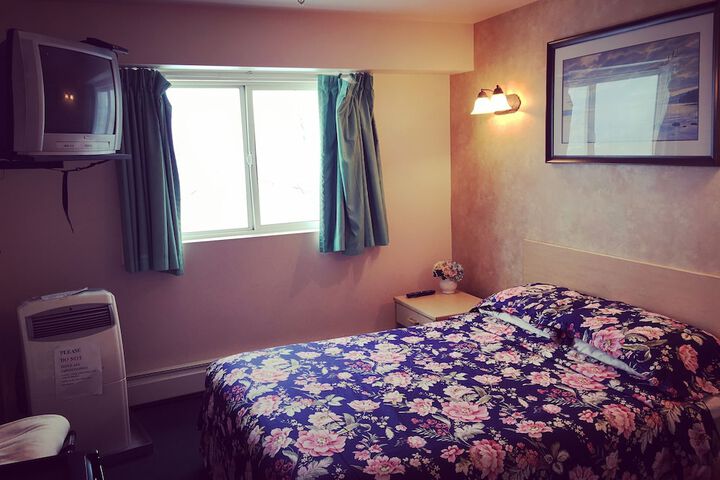 Room 8 of 43