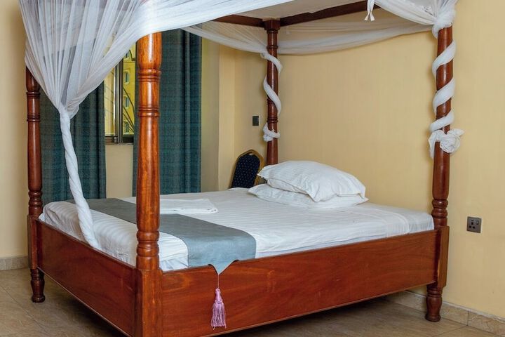 Room 6 of 55