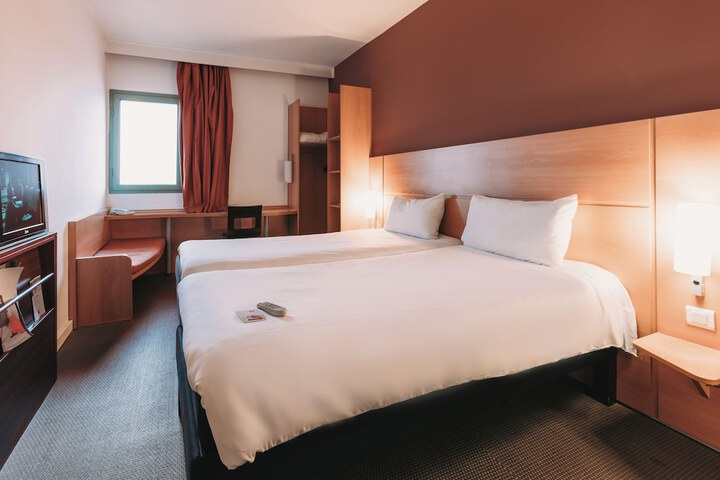 Room 17 of 111