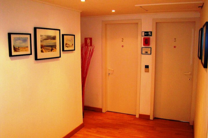 Ballroom/Hall 25 of 31