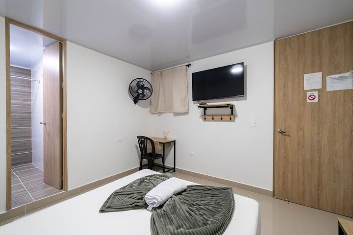 Room 21 of 122