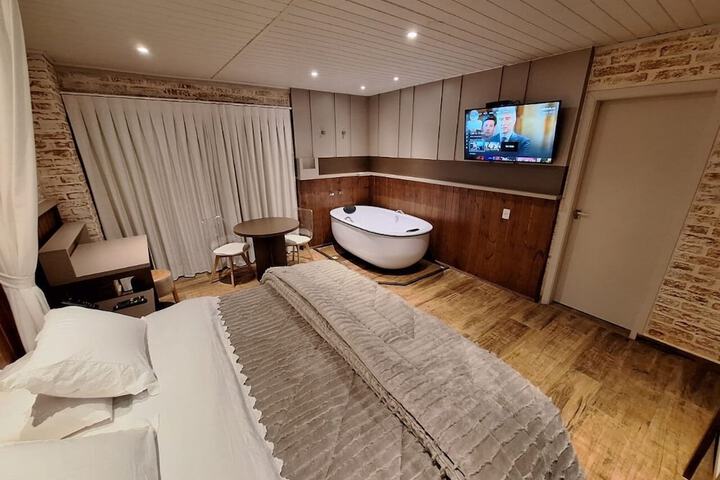 Room 4 of 55