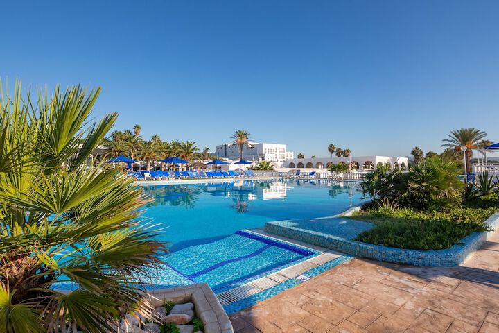 Hotel with Pool