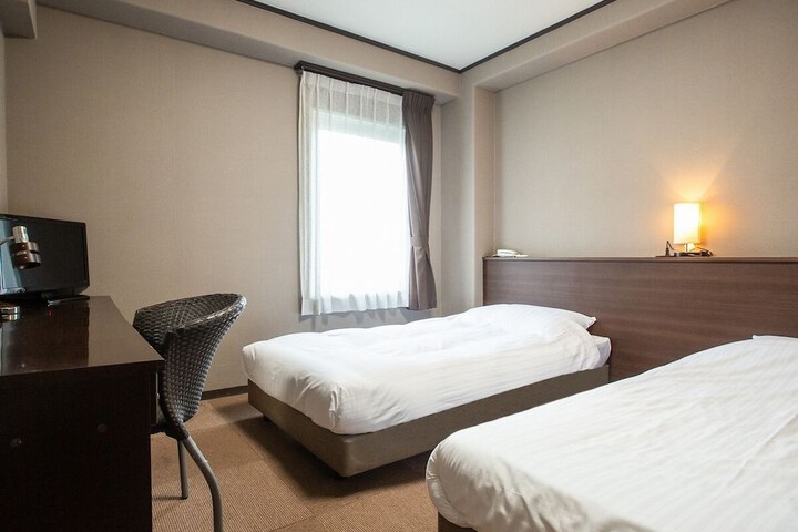 Room 3 of 10