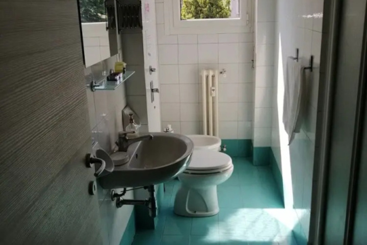 Room 9 of 20