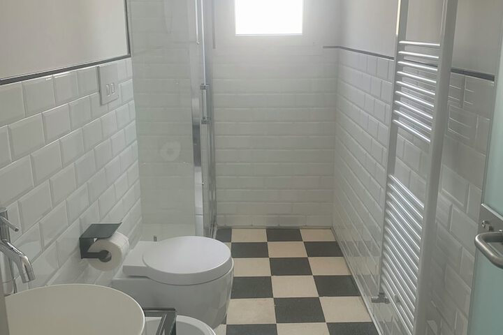 Room 140 of 204