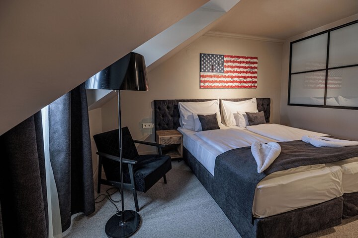 Room 55 of 103