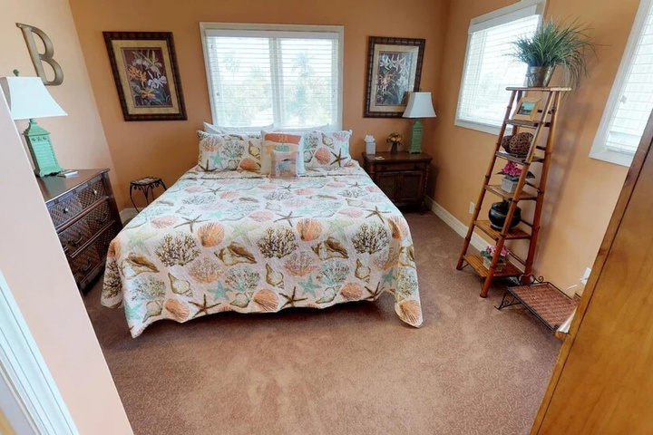 Room 6 of 19