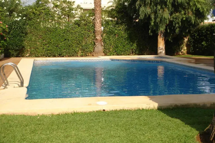 Pool 4 of 13