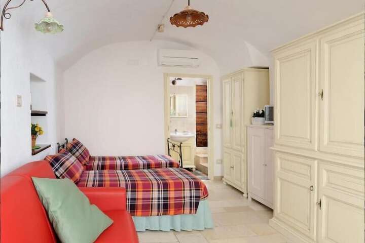 Room 16 of 43