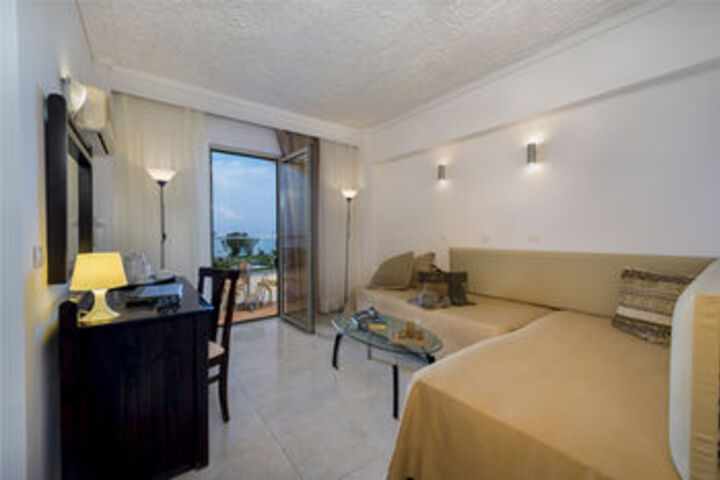 Room 15 of 44