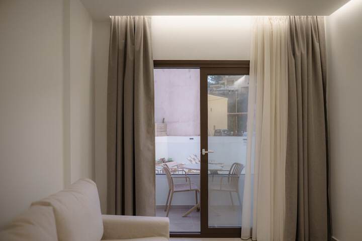 Room 28 of 44