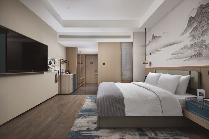 Room 7 of 34