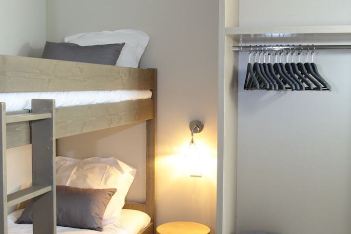 Room 11 of 38