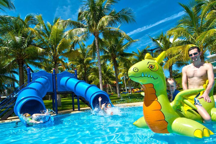 Hotel with Pool
