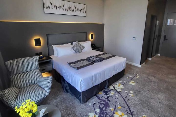 Room 5 of 39
