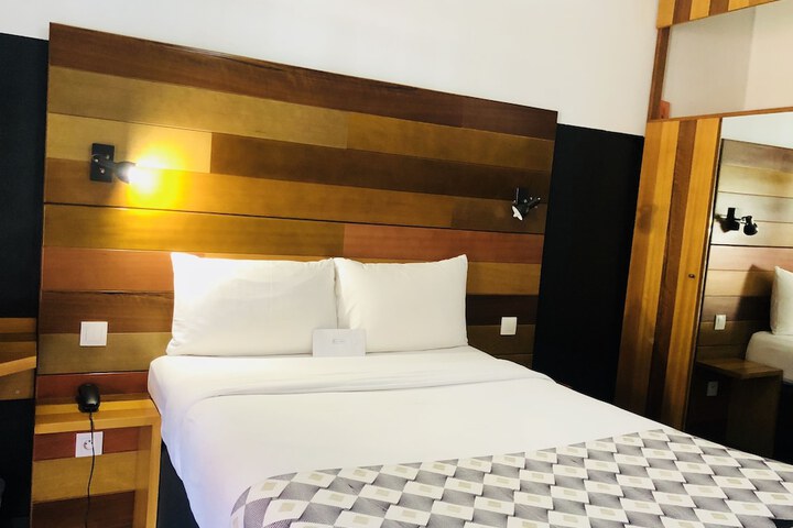 Room 19 of 77