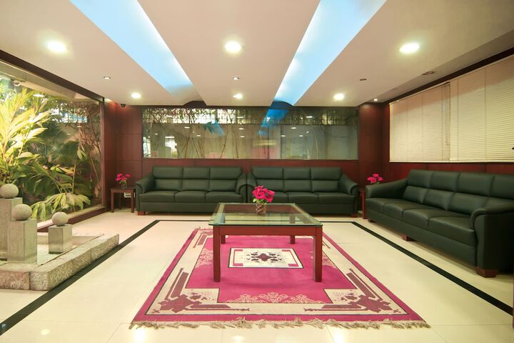 Entrance & Lobby