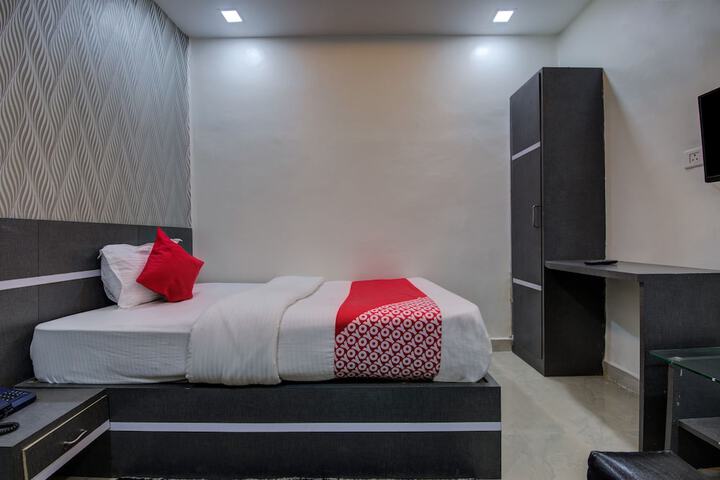 Room 14 of 18