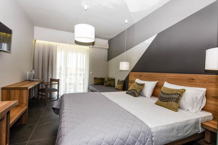 Room 4 of 35