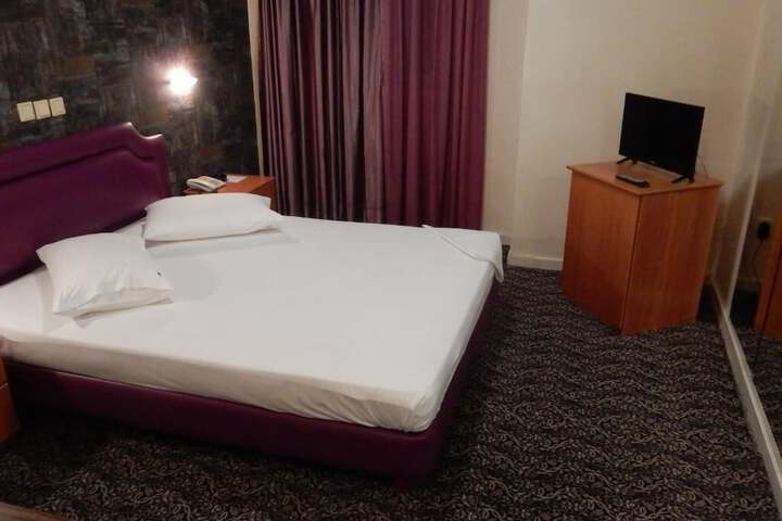 Room 30 of 60