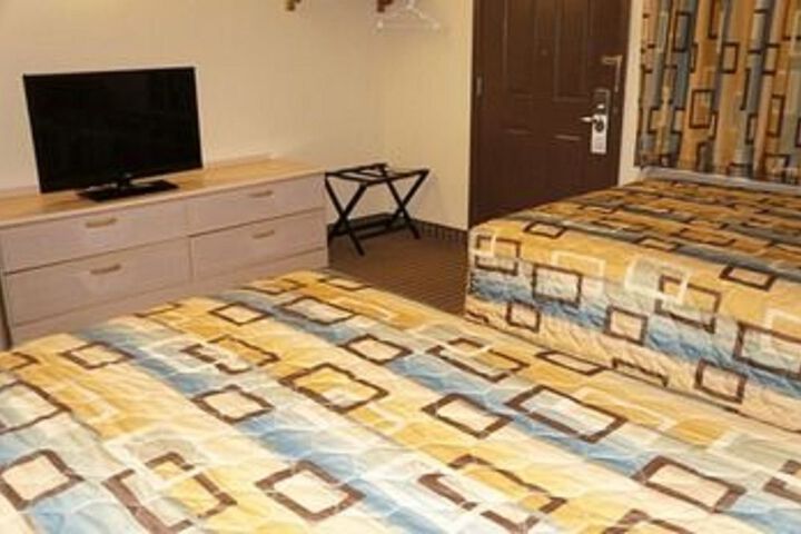 Room 4 of 16